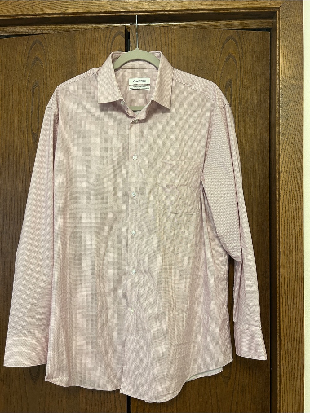 Calvin Klein Men's Light Pink Long-Sleeve Dress Shirt